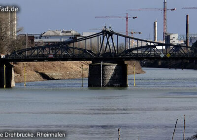 Historische Drehbrücke Rheinhafen